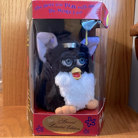 Limited Edition Graduation Furby never opened - Picture 1 of 4